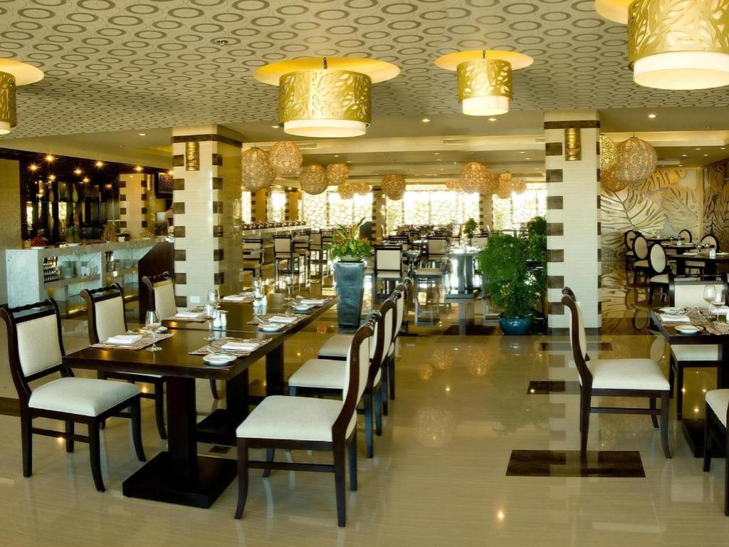 Olalani Resort & Condotel Da Nang Exterior photo