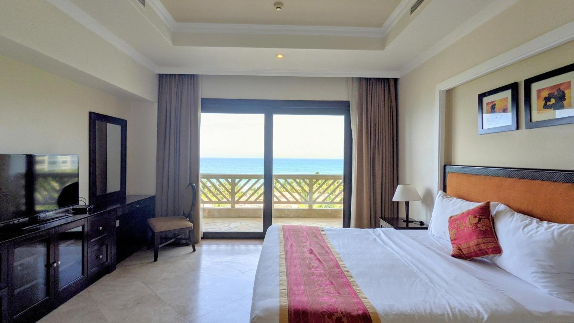 Olalani Resort & Condotel Da Nang Exterior photo