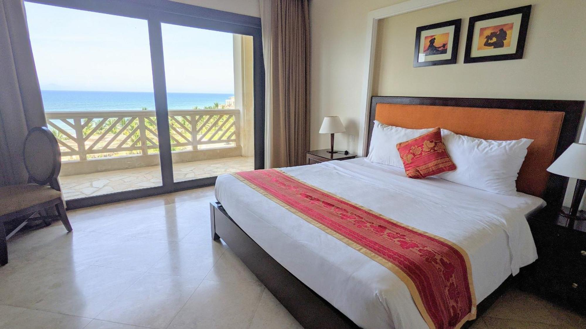Olalani Resort & Condotel Da Nang Exterior photo