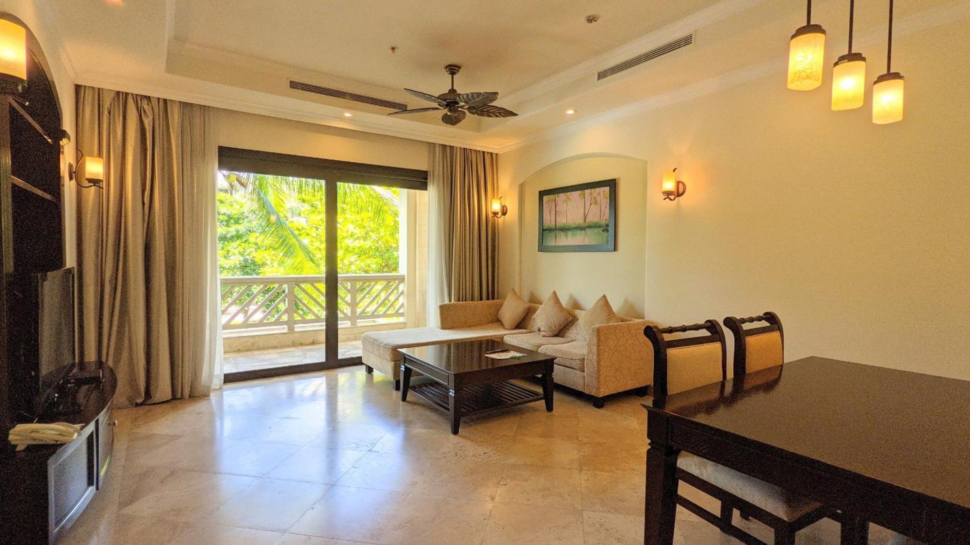 Olalani Resort & Condotel Da Nang Exterior photo